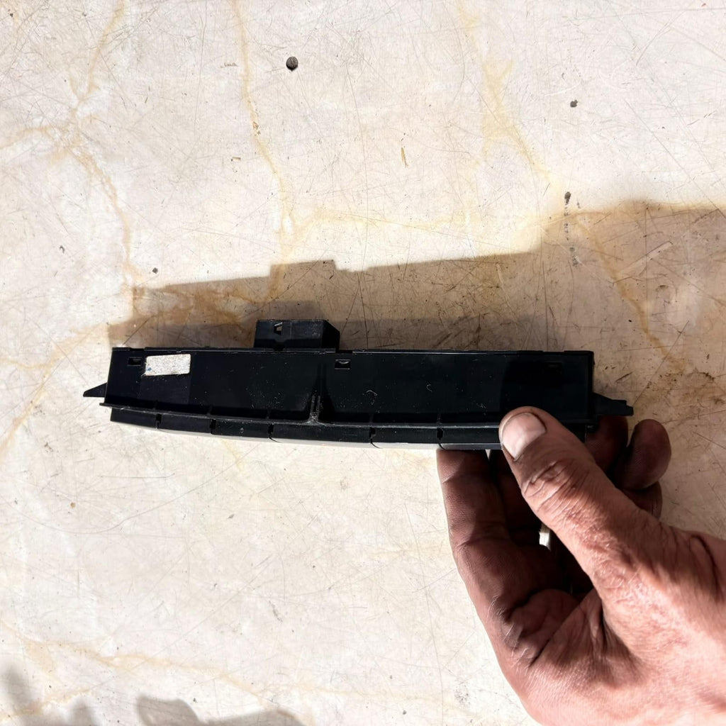 FIAT PUNTO ACTIVE PETROL TAILGATE REALESE HAZZARD SWITCH 61092100