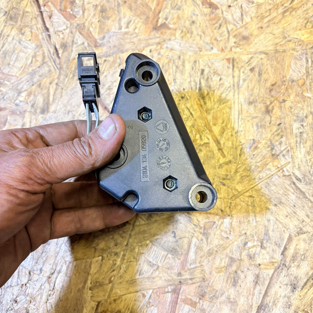 2003-2009 VOLKSWAGEN GOLF AMPLIFIER (RIGHT FRONT) 1K0.035.463.D