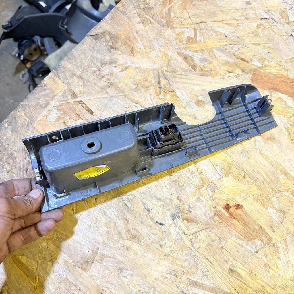 KIA SORENTO DOOR ELECTRIC WINDOW SWITCH LEFT FRONT N/S/F