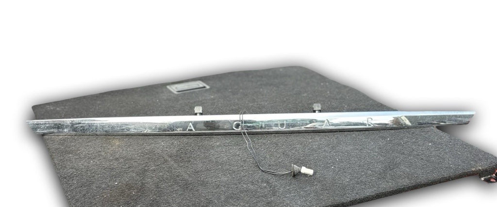 JAGUAR S TYPE 00-08 REAR TAILGATE BOOT HANDLE TRIM WITH MICRO SWITCH 4R8313550AE