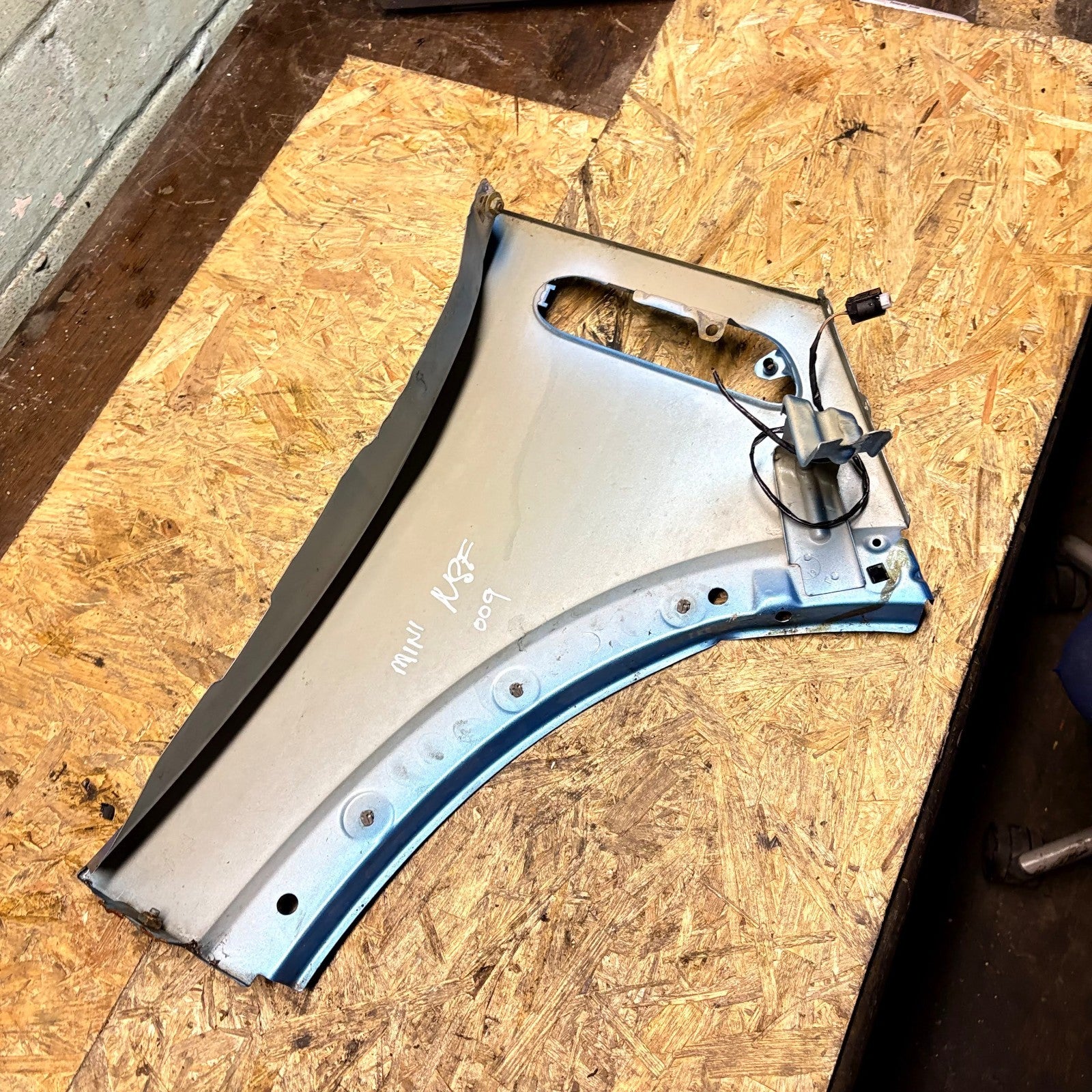 MINI One/Cooper R50/R53 2001-2006 R52 2004-2008 Passenger Front Left Wing Fender