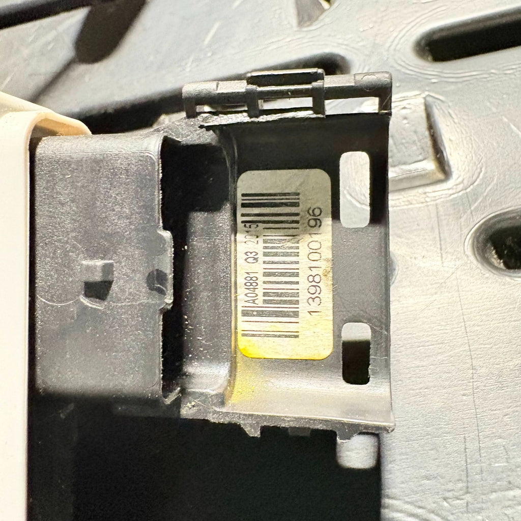 2015 CITROEN DS3 DOOR LOCK ASSEMBLY (RIGHT FRONT) A04973