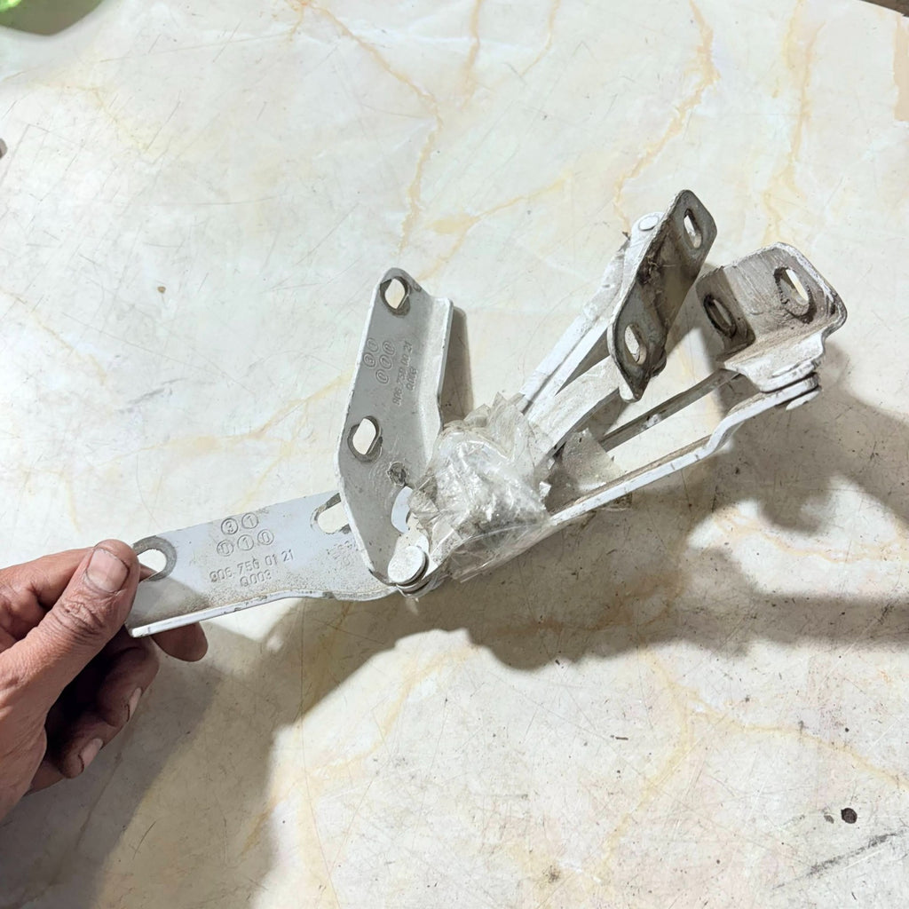 2006-2018 MERCEDES BENZ SPRINTER 2500 HINGE Right FRONT 906-750-01-21