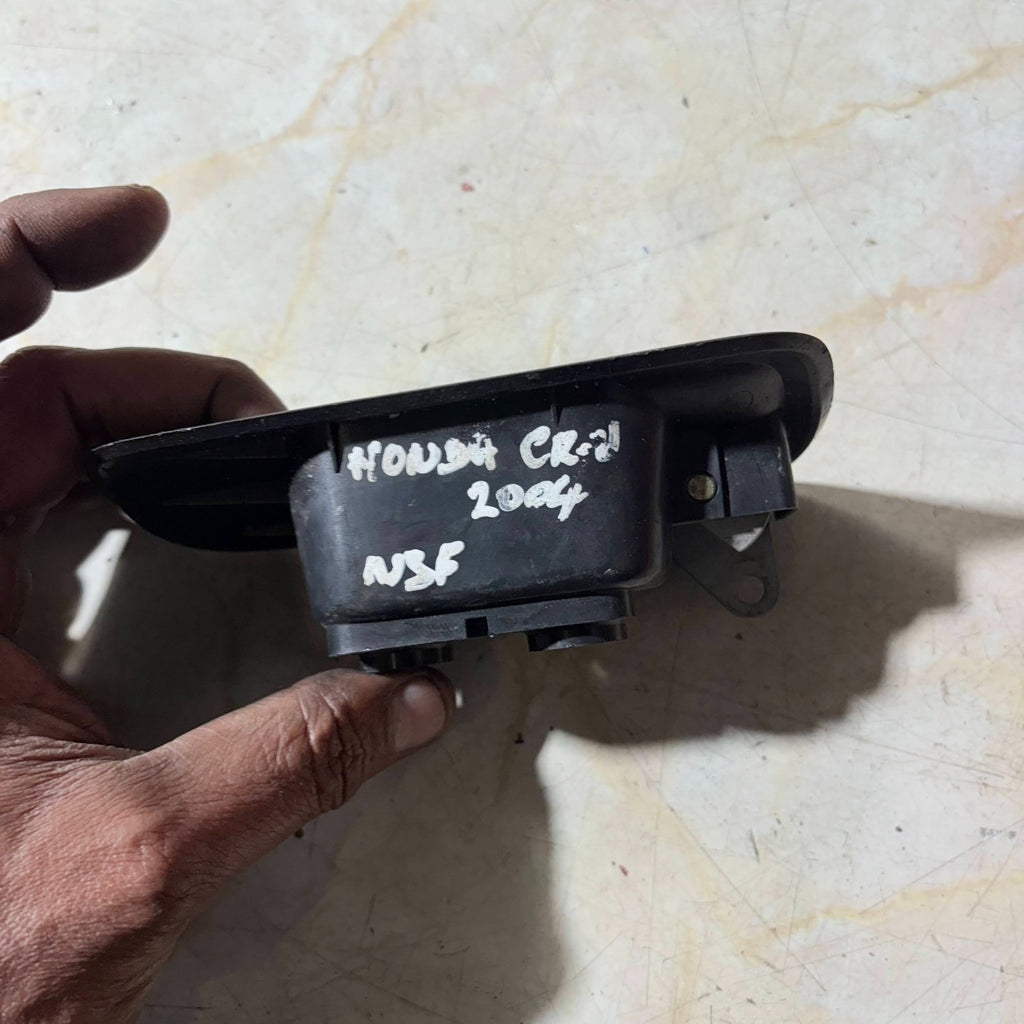 HONDA CR-V 2004 LEFT FRONT PASSENGER SIDE INNER DOOR HANDLE