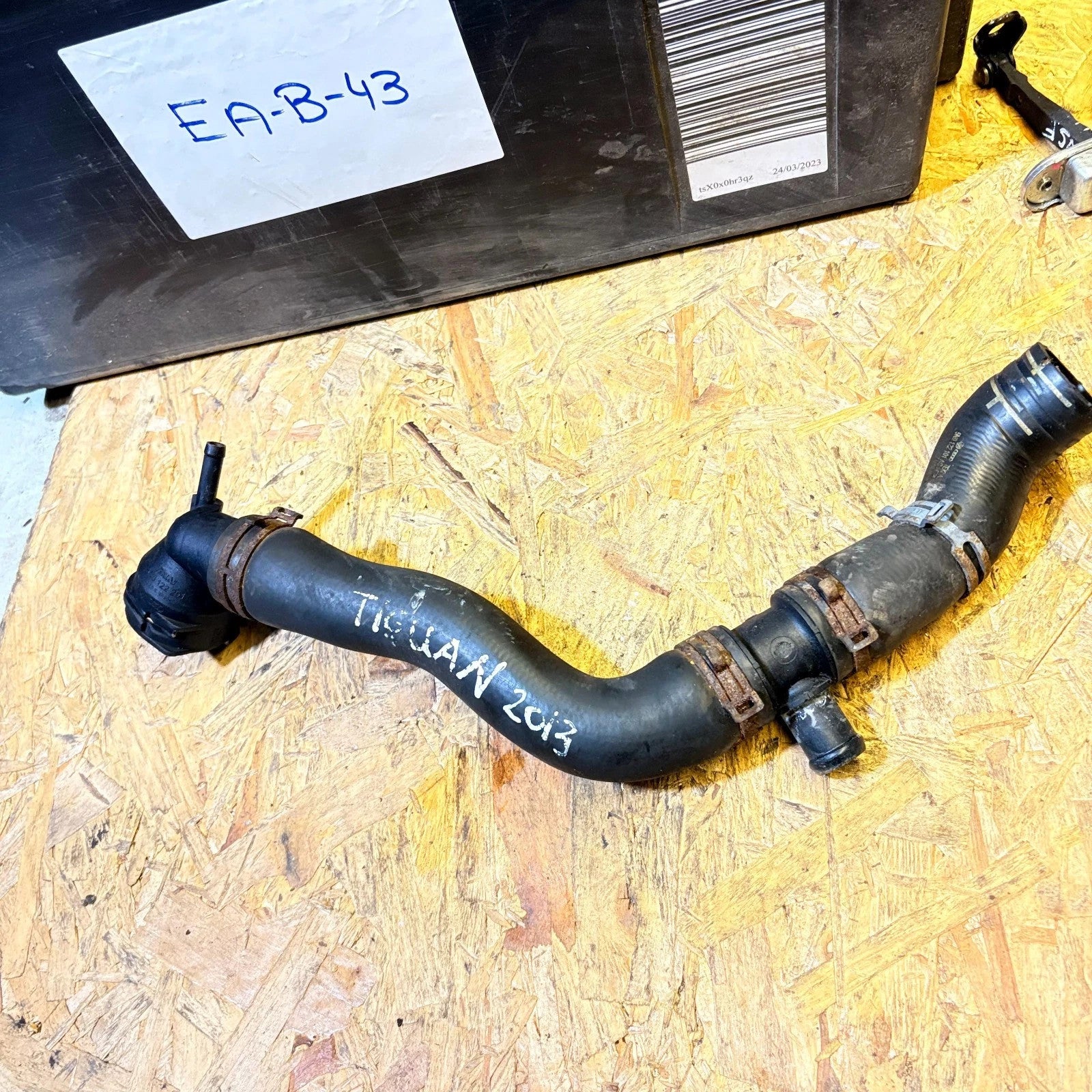 VOLKSWAGEN TIGUAN 2013 ENGINE RADIATOR WATER COOLING PIPE 323220