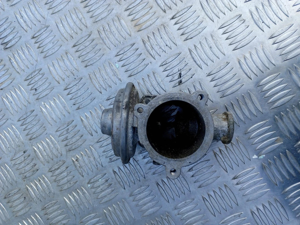 BMW E60 5er 530d M57N2 ENGINE EGR VALVE 7804380