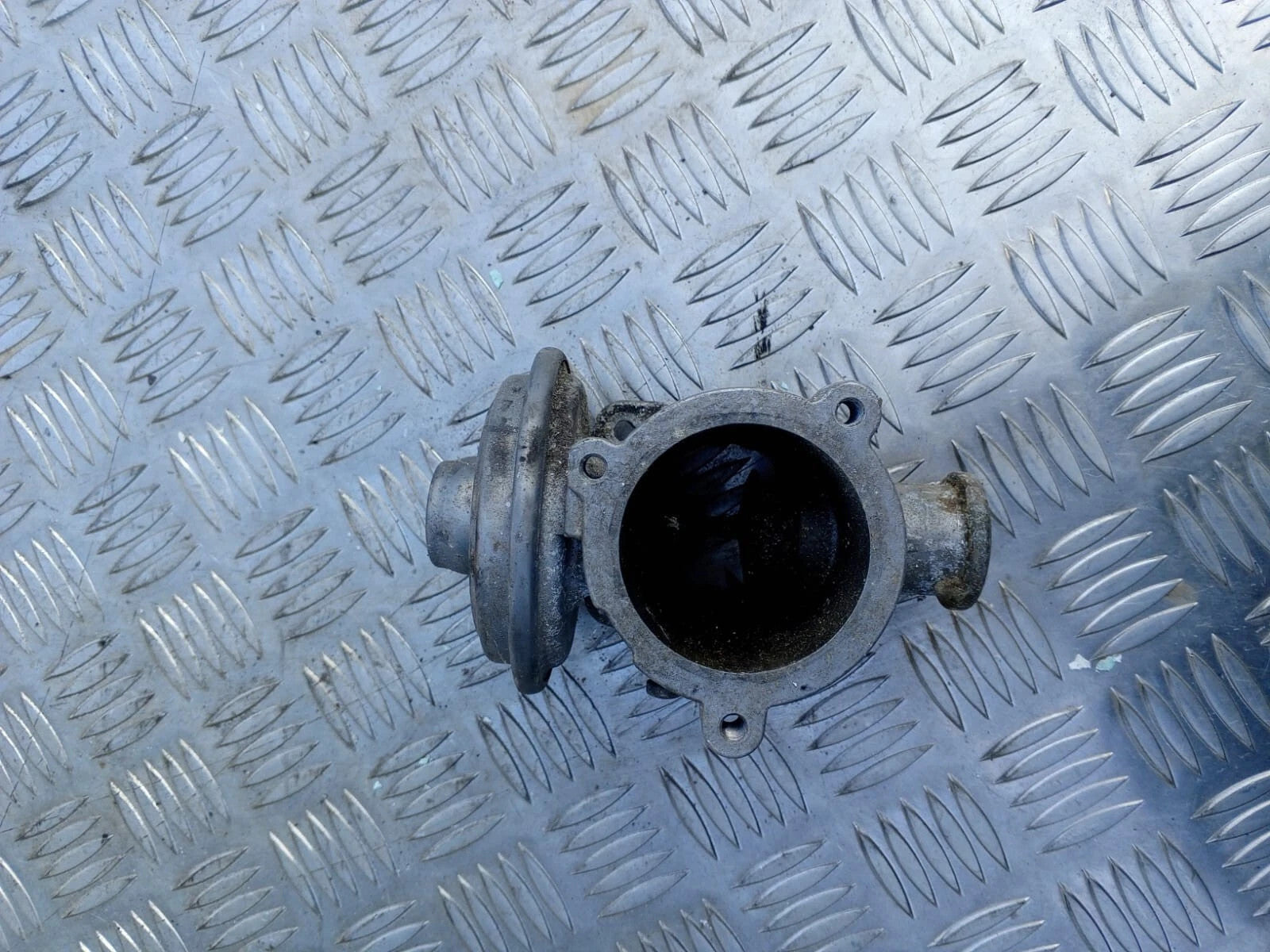 BMW E60 5er 530d M57N2 ENGINE EGR VALVE 7804380