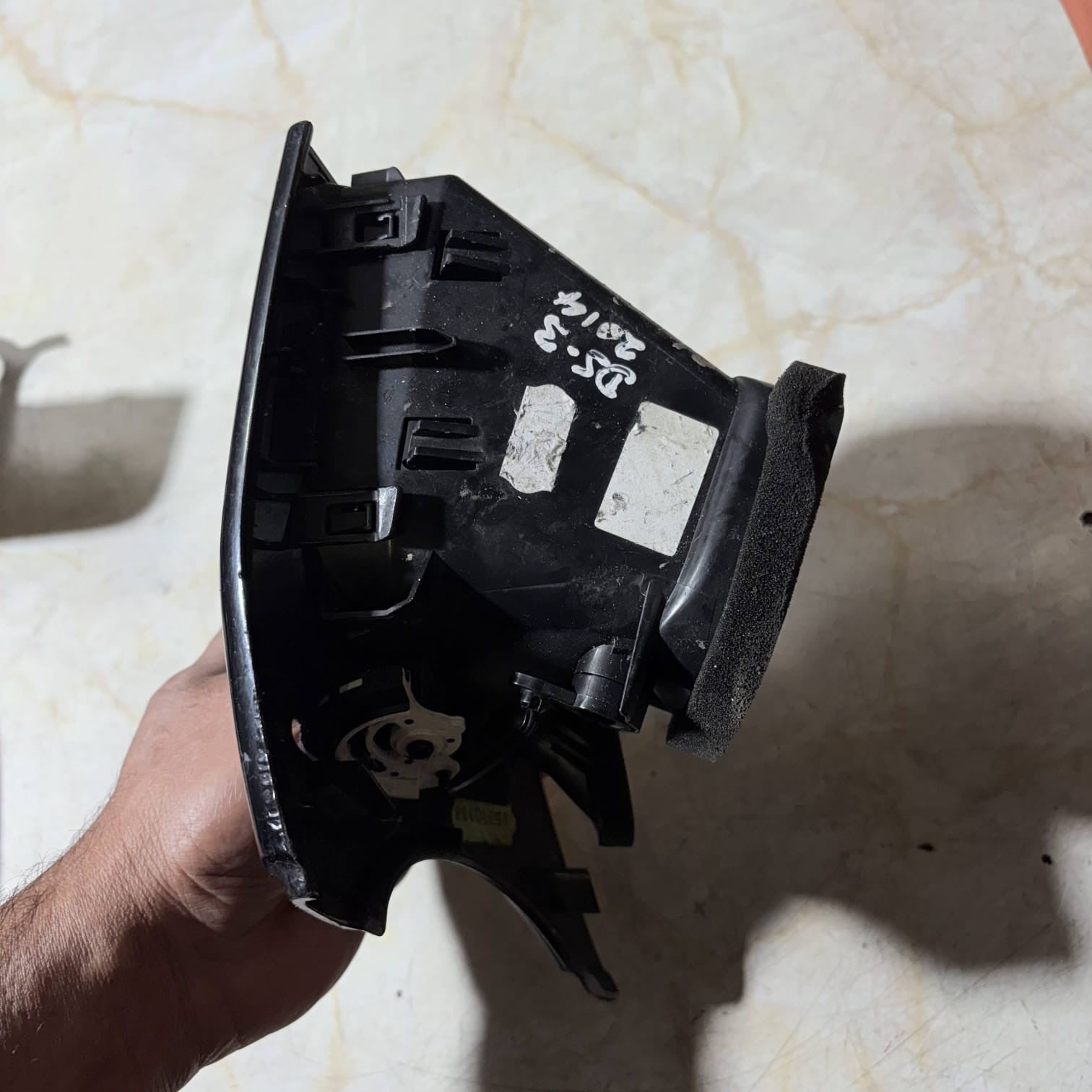 Citroen DS3 Mk1 2010-2015 Driver Front Dashboard Air Vent OSF A1092113