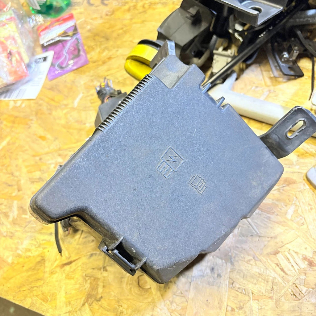FORD FIESTA 2011 FUSE BOX