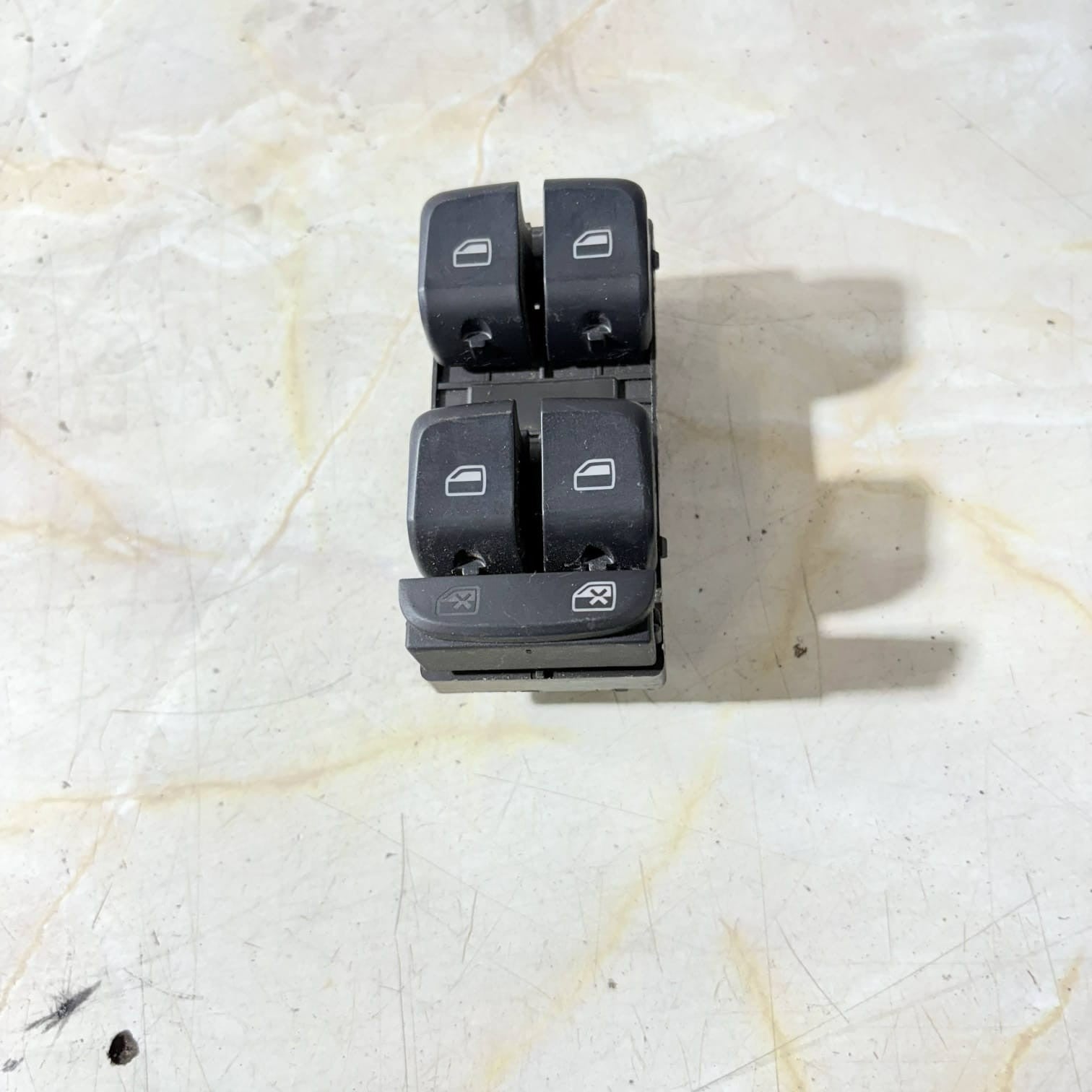 8K0959851 0 MASTERWINDOWCONTROLSWITCH BUTTONSDRIVER SIDE FOR AUDI A4B8 A5Q5 2009