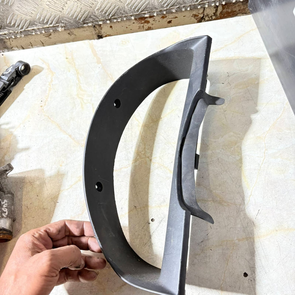 Kia Sorento Speedometer Surround Trim Cover 84830-3E900 2002-2009