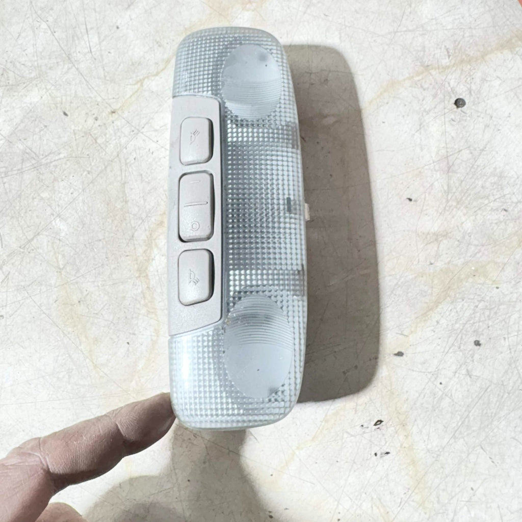 Ford Fusion 2011 Interior Roof Light Courtesy Lamp 8A6A-13K767-AB Headliner