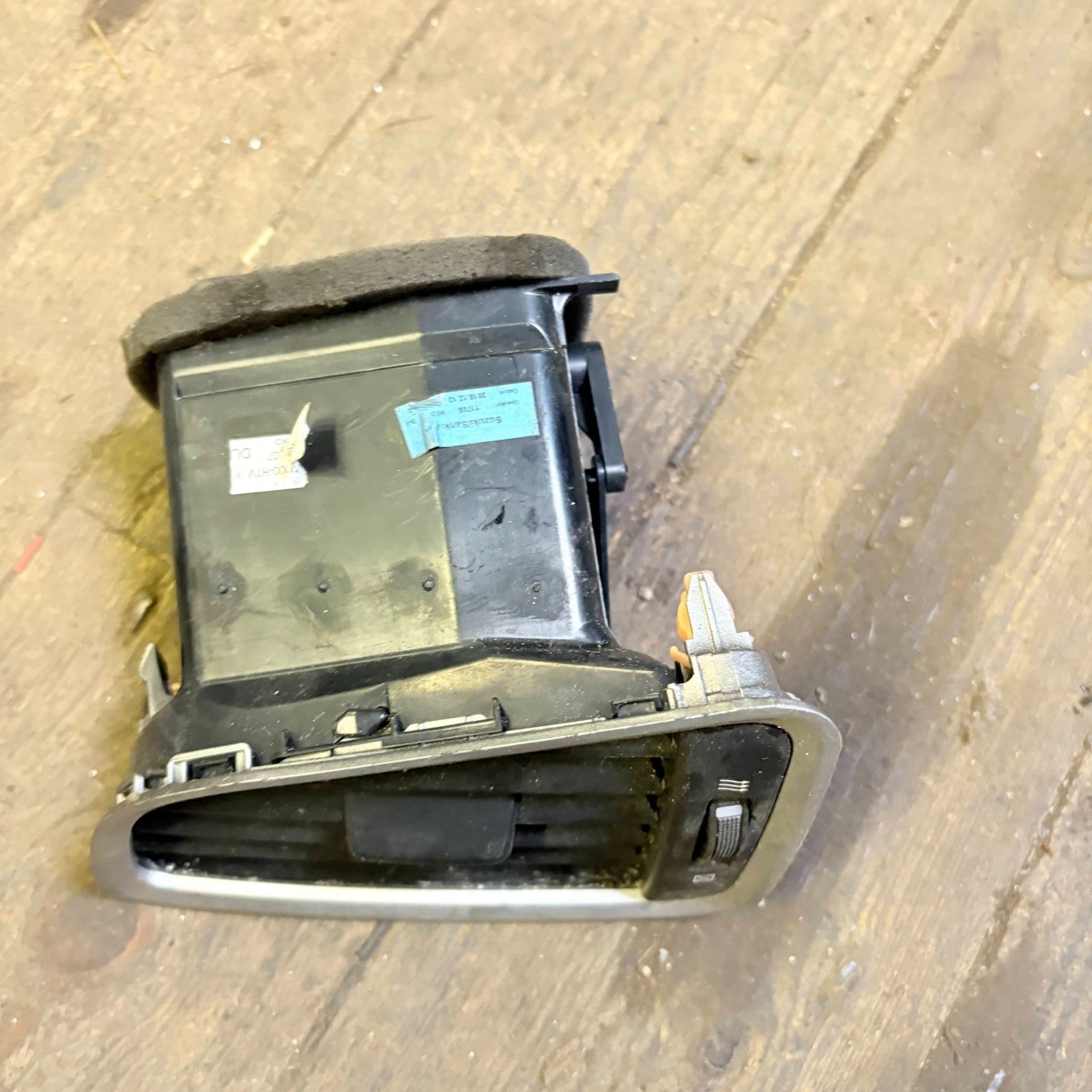 SUZUKI CROSS DASHBOARD AIR VENT FRONT LEFT PASSENGER SIDE MK2 2016 73640-61MO