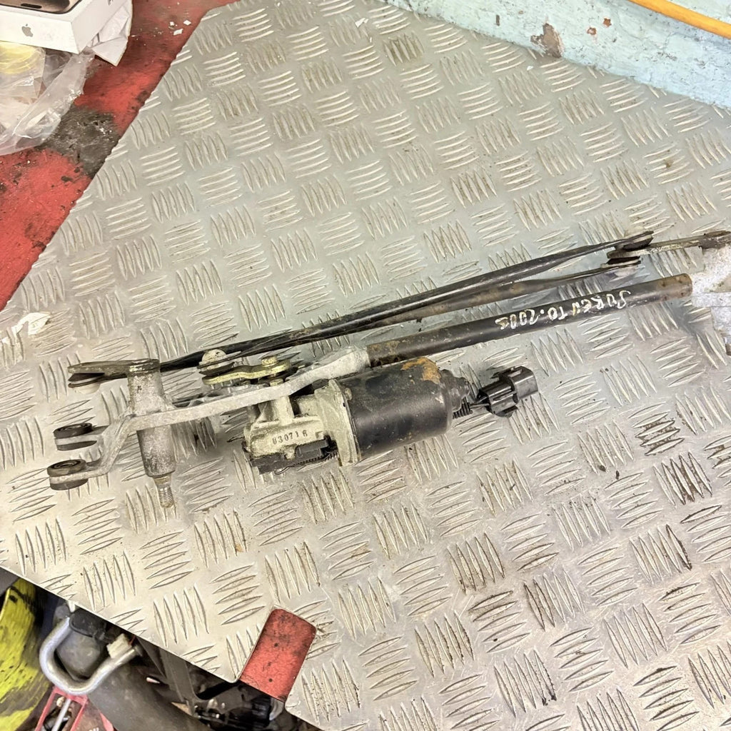 98100-3E900 Kia Sorento MK1 02-09 Front Windscreen Wiper Motor & Linkage Mech