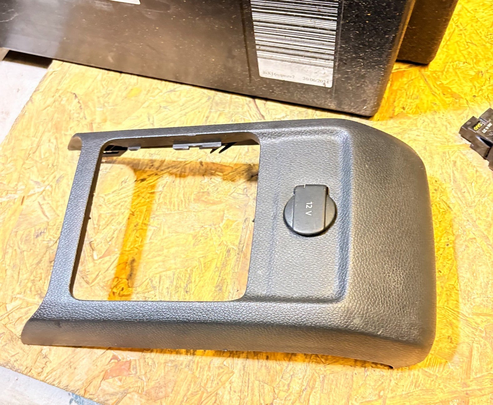 VW Eos 2006-2015 Rear Centre Console Armrest Trim Cover 1Q0863289C