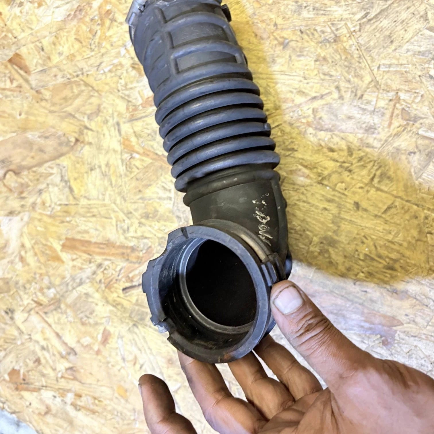 Vauxhall Mokka/Mokka X 1.6 Petrol Air Intake Pipe Hose 95022171 2012-19