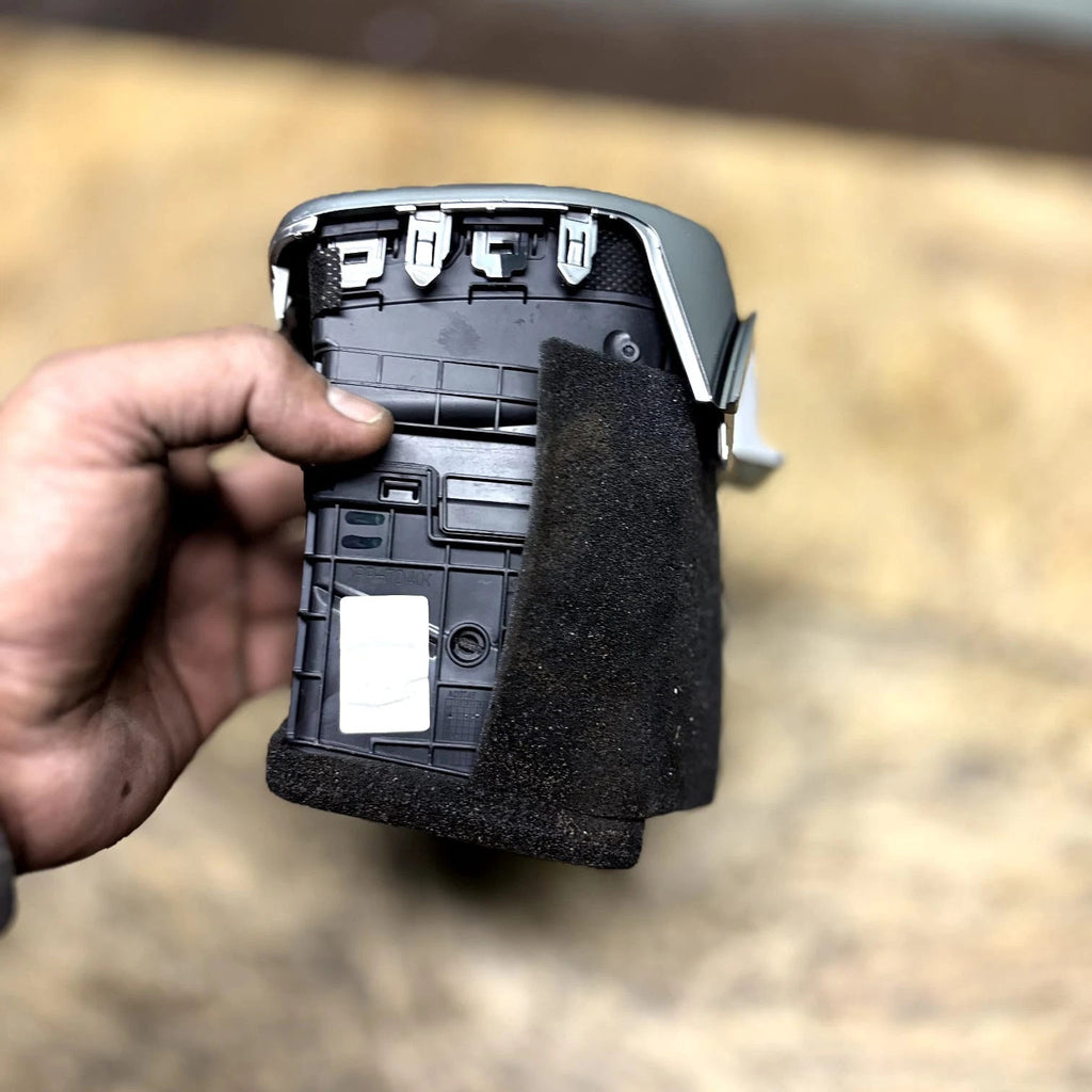 KIA SPORTAGE QL MK4 Left Dashboard Air Vent 97480-F1AA0 2018 32997358
