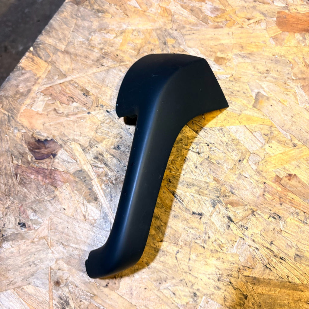 VW GOLF 2008-2012 Mk6 PASSENGER SIDE FRONT INNER DOOR PULL TRIM 1K0868039A