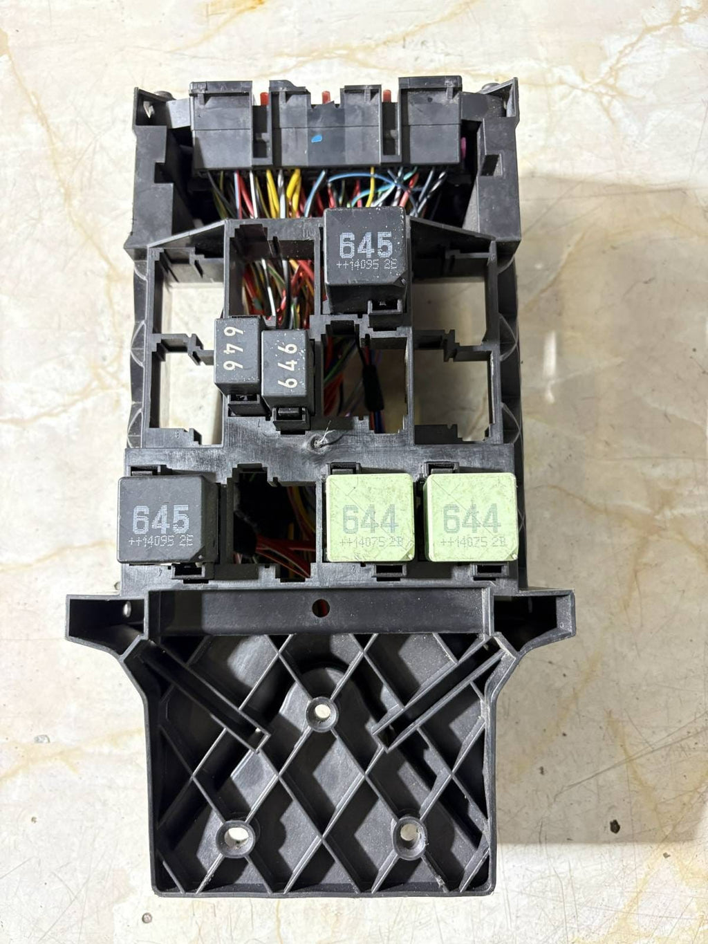 1546646 Fuse Box Control Unit Volkswagen Passat DE1473898-06-2014