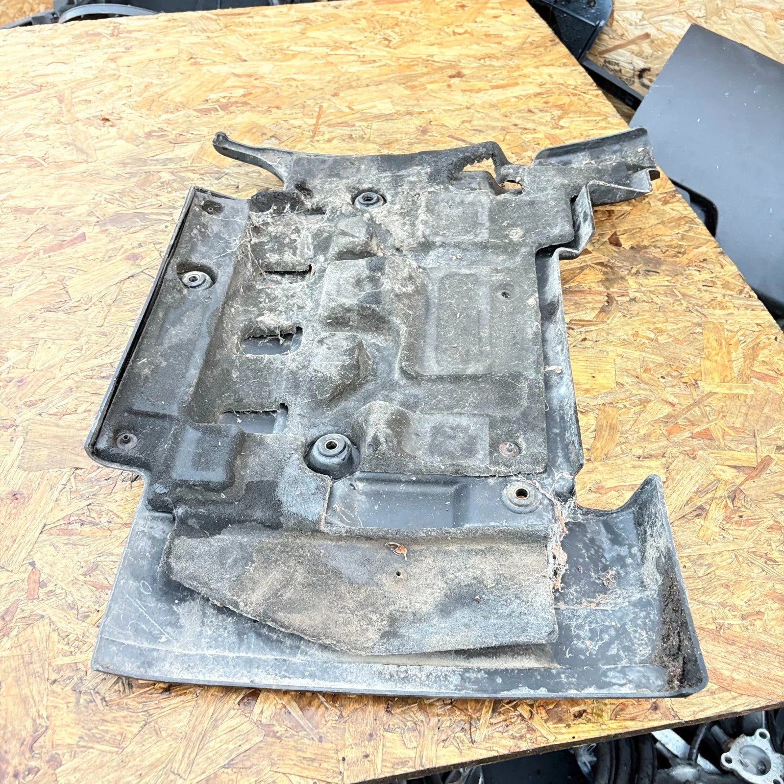 Toyota Avensis Engine Top Cover 20032009