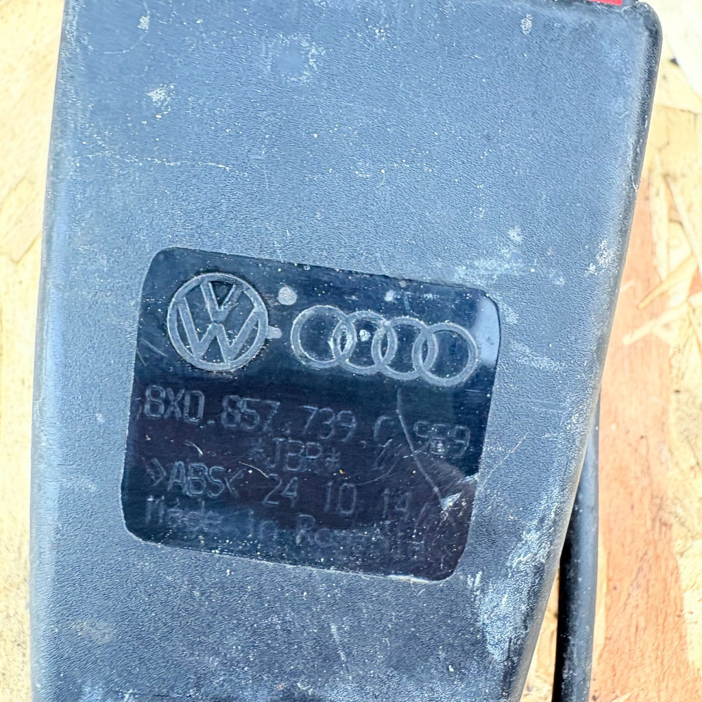 2014 AUDI A1 OFFSIDE REAR SEATBELT BUCKLE STALK 8X0857739