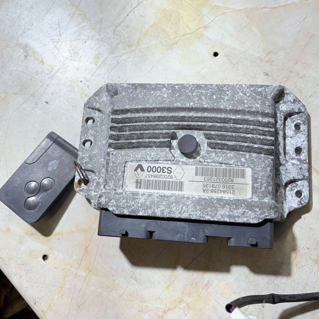 2008 RENAULT MEGANE ENGINE CONTROL UNIT MODULE 21584288-2A