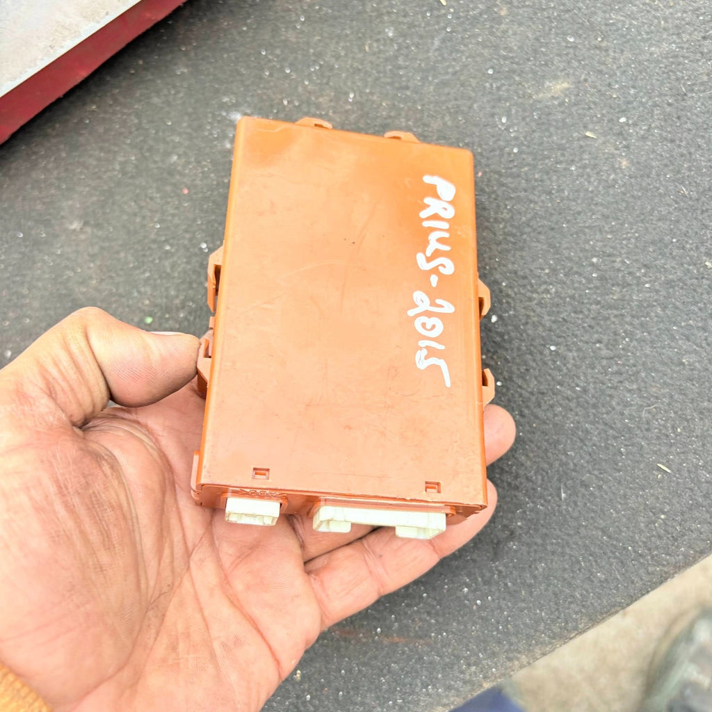 TOYOTA PRIUS 2015 Control Unit Denso 89815-47010