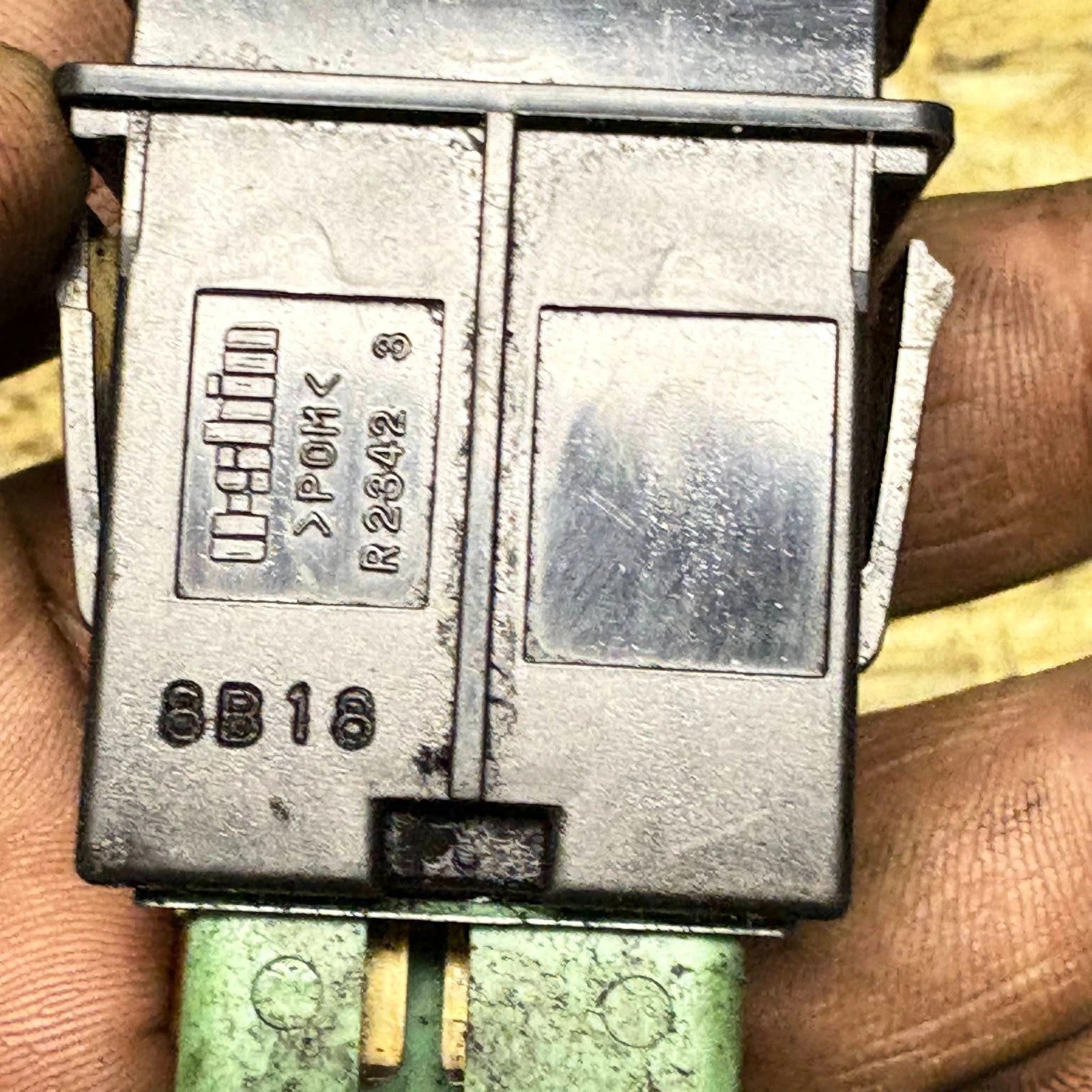 Suzuki Swift Mk2 2005-2010 Fog Light Switch Dashboard Button R2342