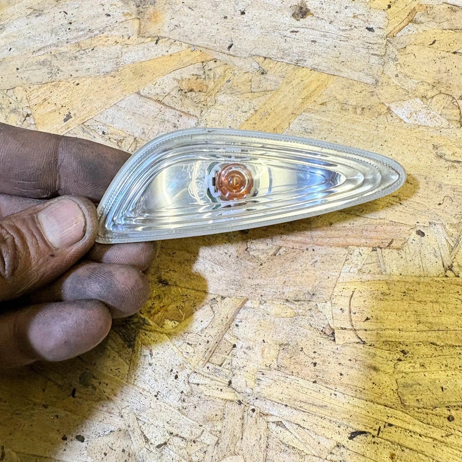 KIA PICANTO 2012 SIDE WING INDICATOR REPEATER LEFT SIDE 923041Y000