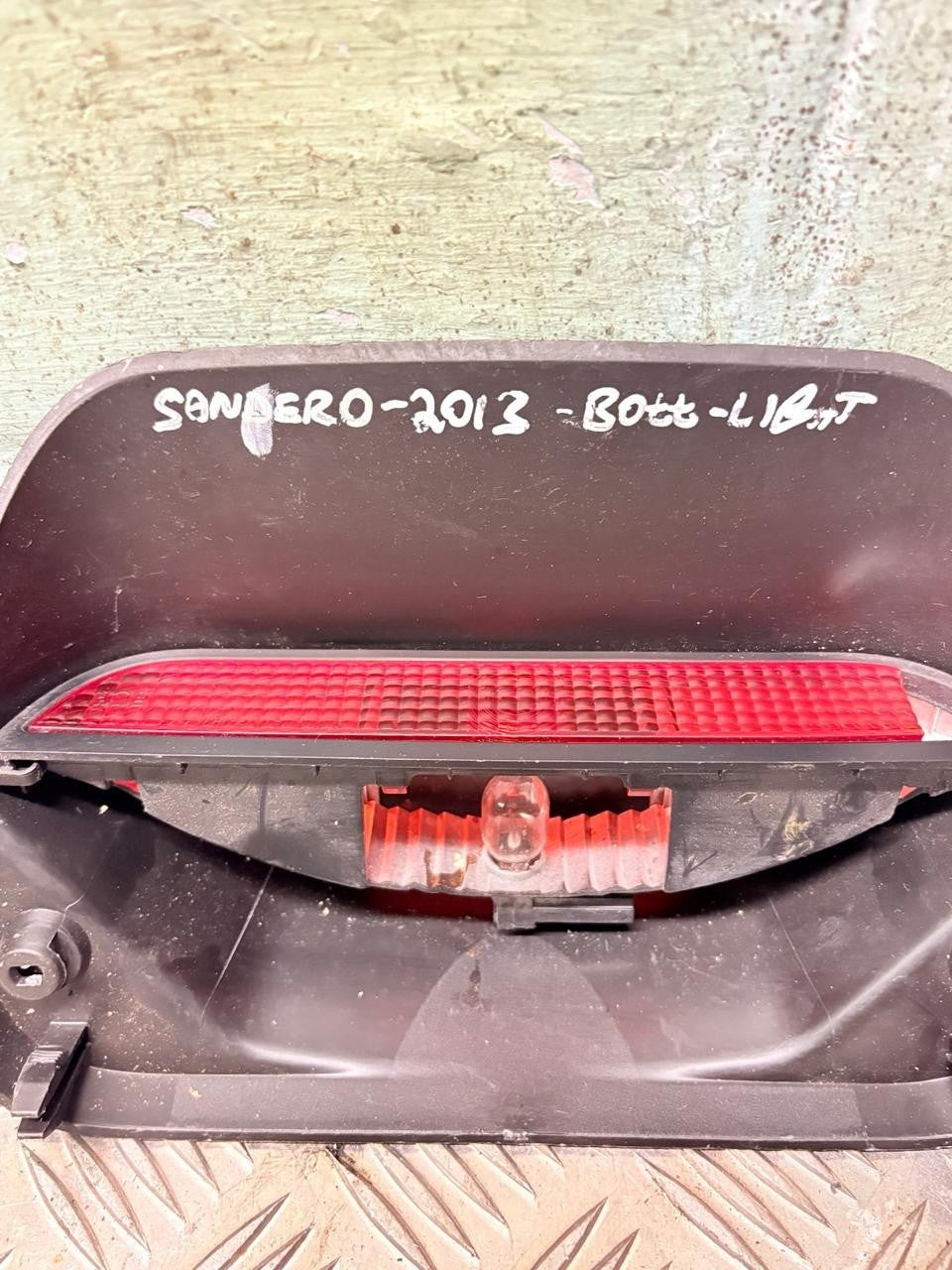 Dacia Sandero II/Stepway 2012-2020 High Mount Brake Light 265987418R 2812501