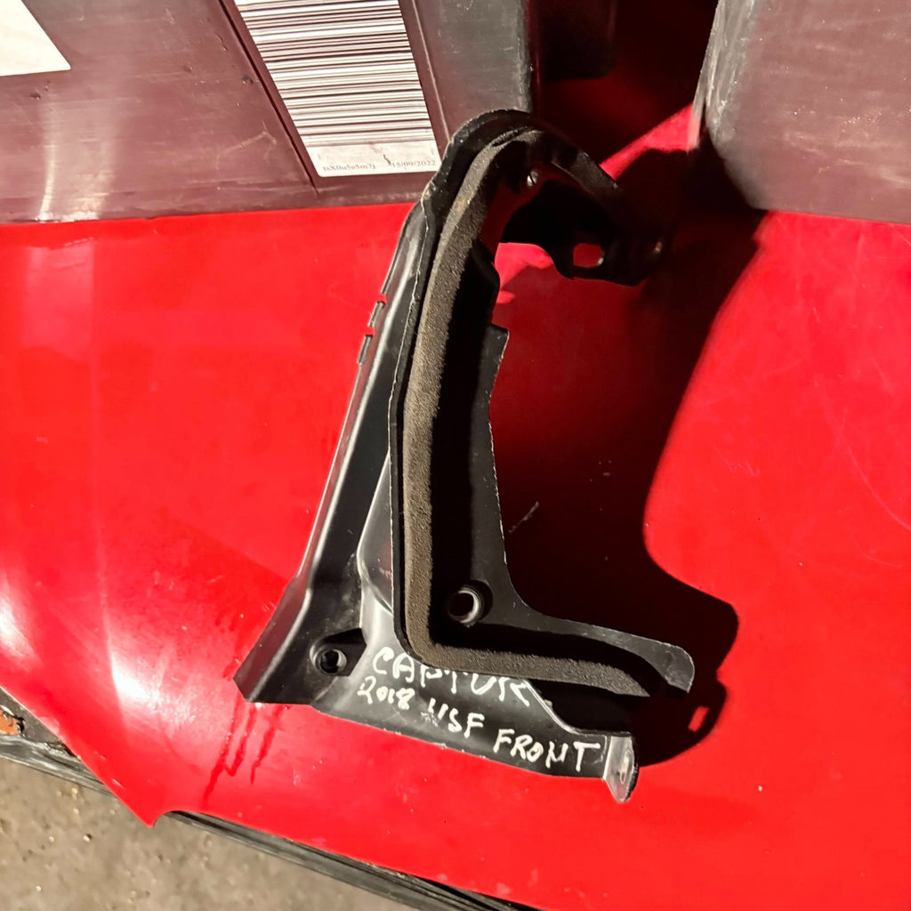 Renault Captur 2013-2019 Left Side Front Closure Cowl 668638829R
