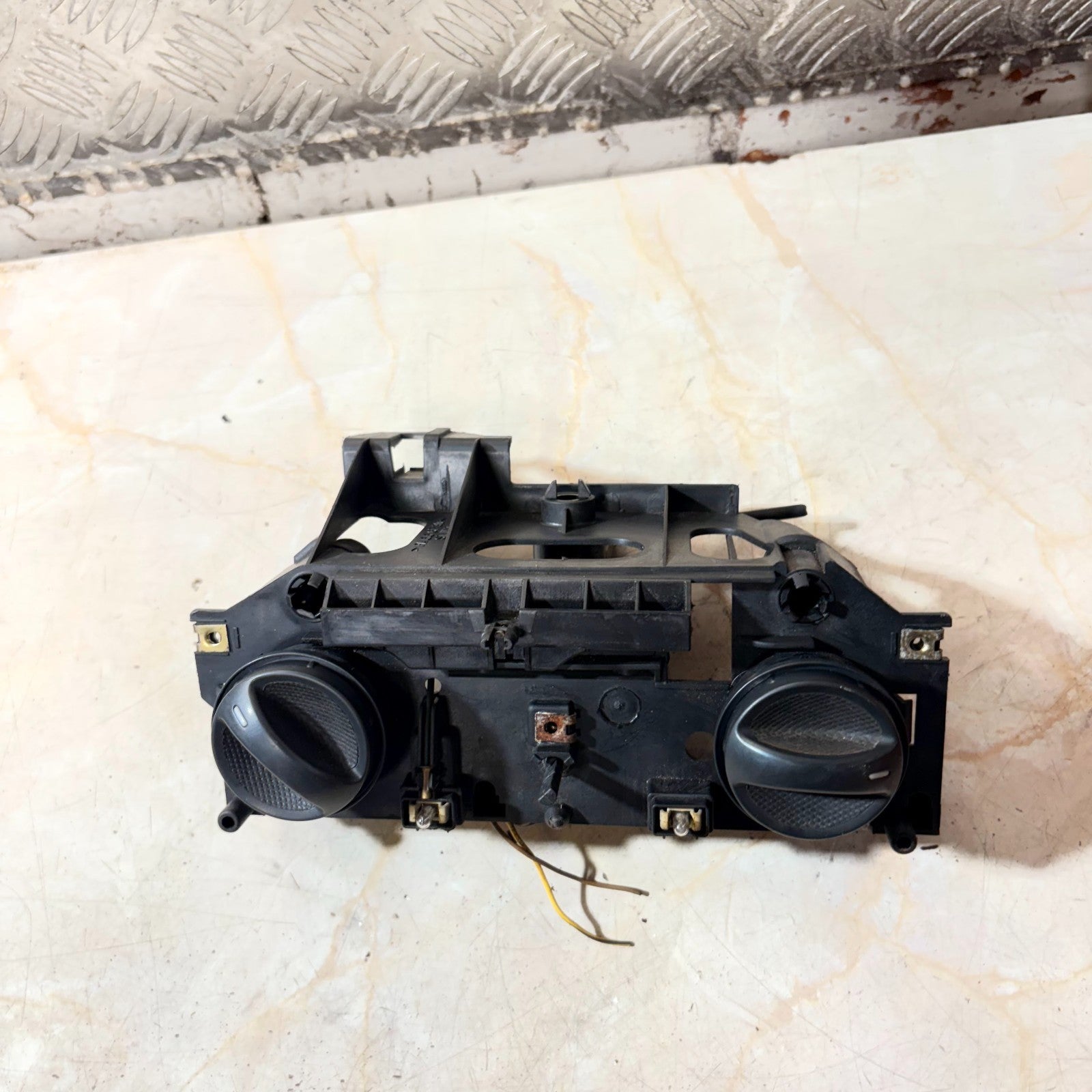 Iveco Daily III Heater Control Panel Manual Climate Switches Knobs 2001
