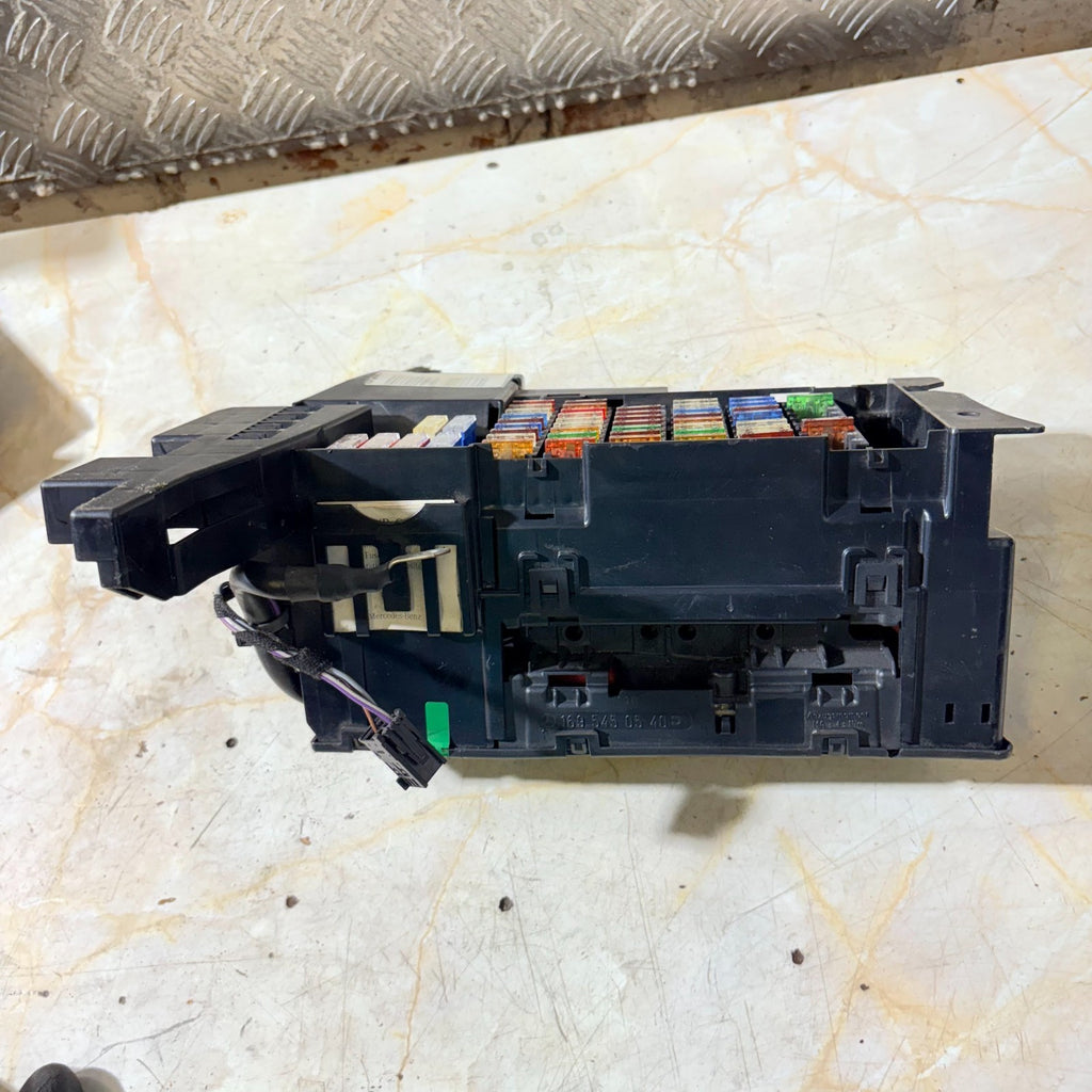 Mercedes A-Class W169 B-Class W245 Fuse Box Relay Unit A1695450540 04-12 05-11