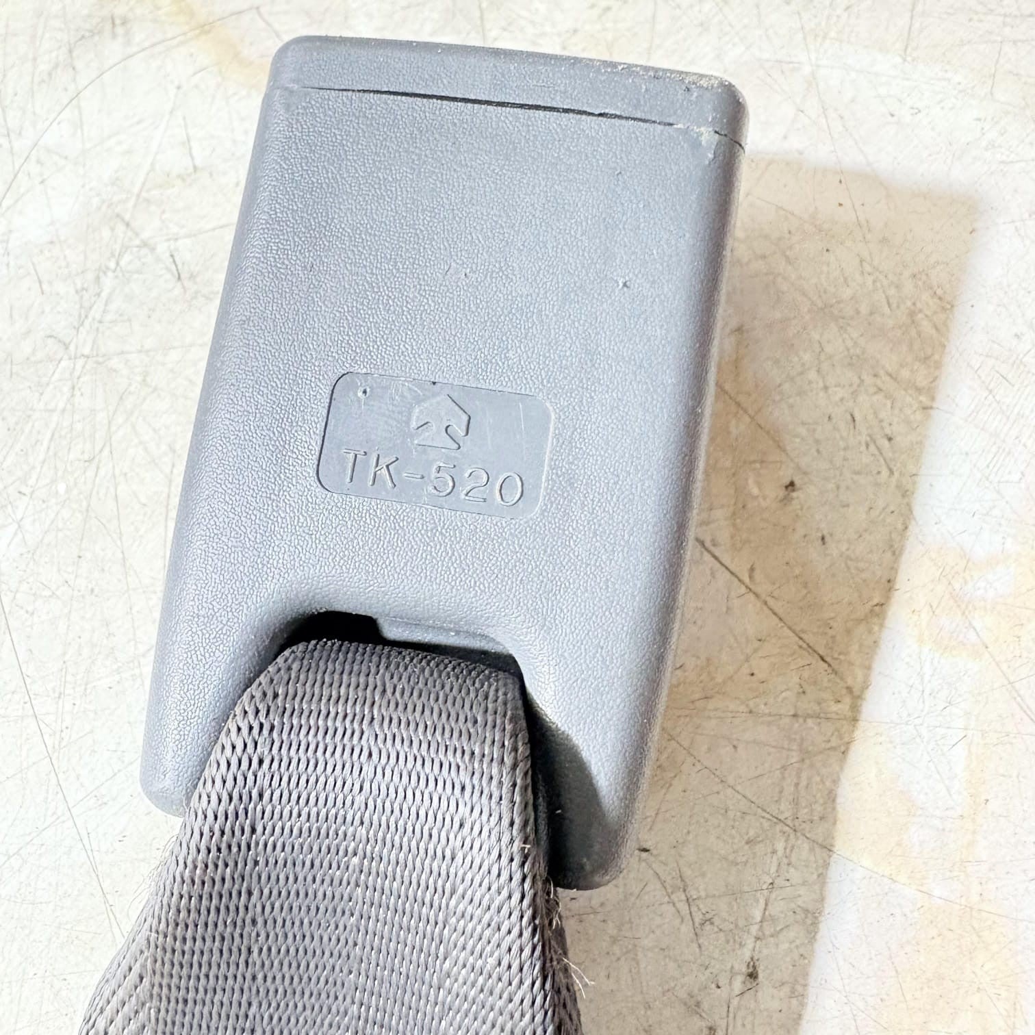 Kia Sorento XM Mk2 2010-2012 Rear Centre Seat Belt Buckle Receiver Stalk 5DR
