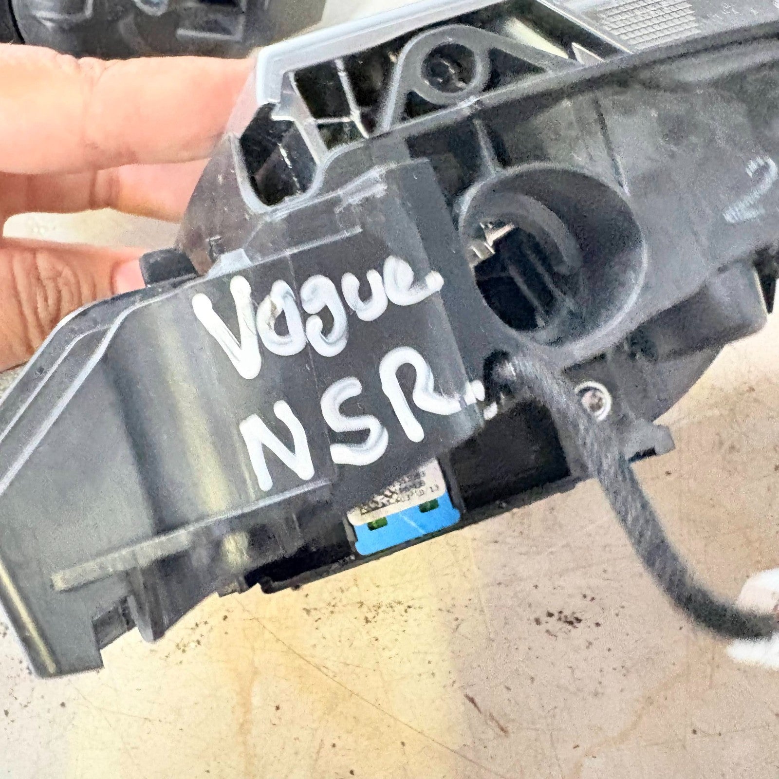 RANGE ROVER VOGUE REAR LEFT DOOR HANDLE UNIT