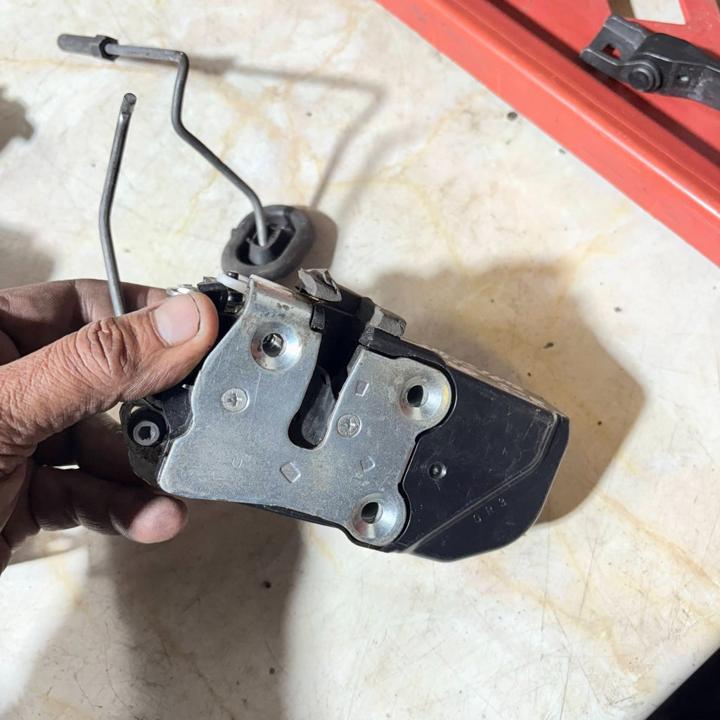 CHRYSLER PT CRUISER 2004-2008.DOOR LOCK MOTOR REAR DRIVER SIDE OFFSIDE