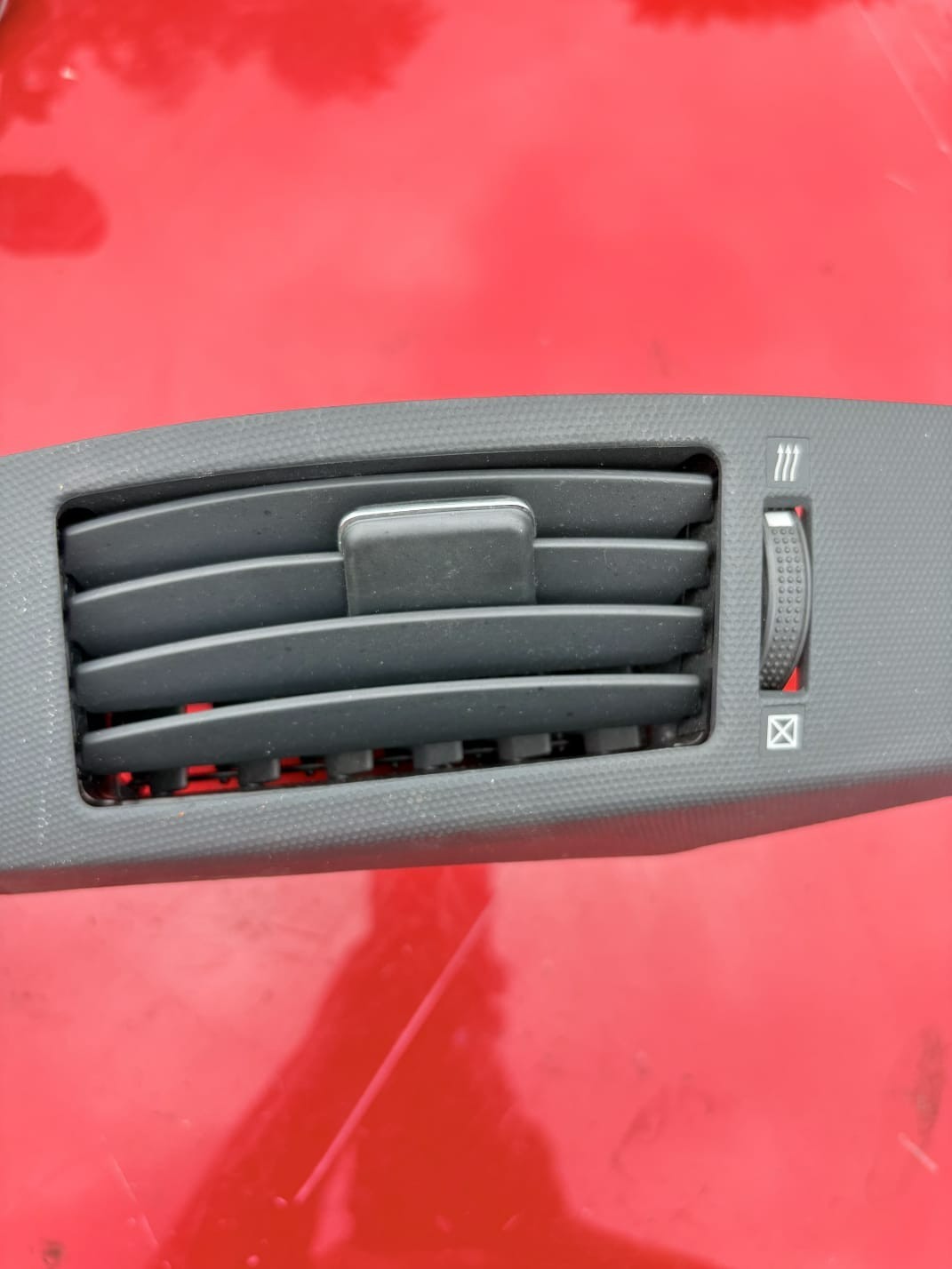 Toyota Corolla Verso 2004-2009 Passenger Air Vent Grill Trim 55670-64010