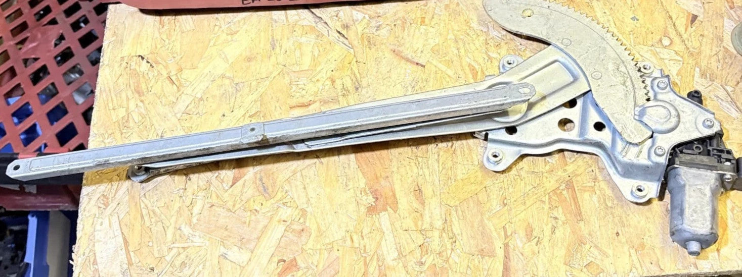 Suzuki SX-4 WINDOW REGULATOR MOTOR PASSENGER FRONT SIDE 2010
