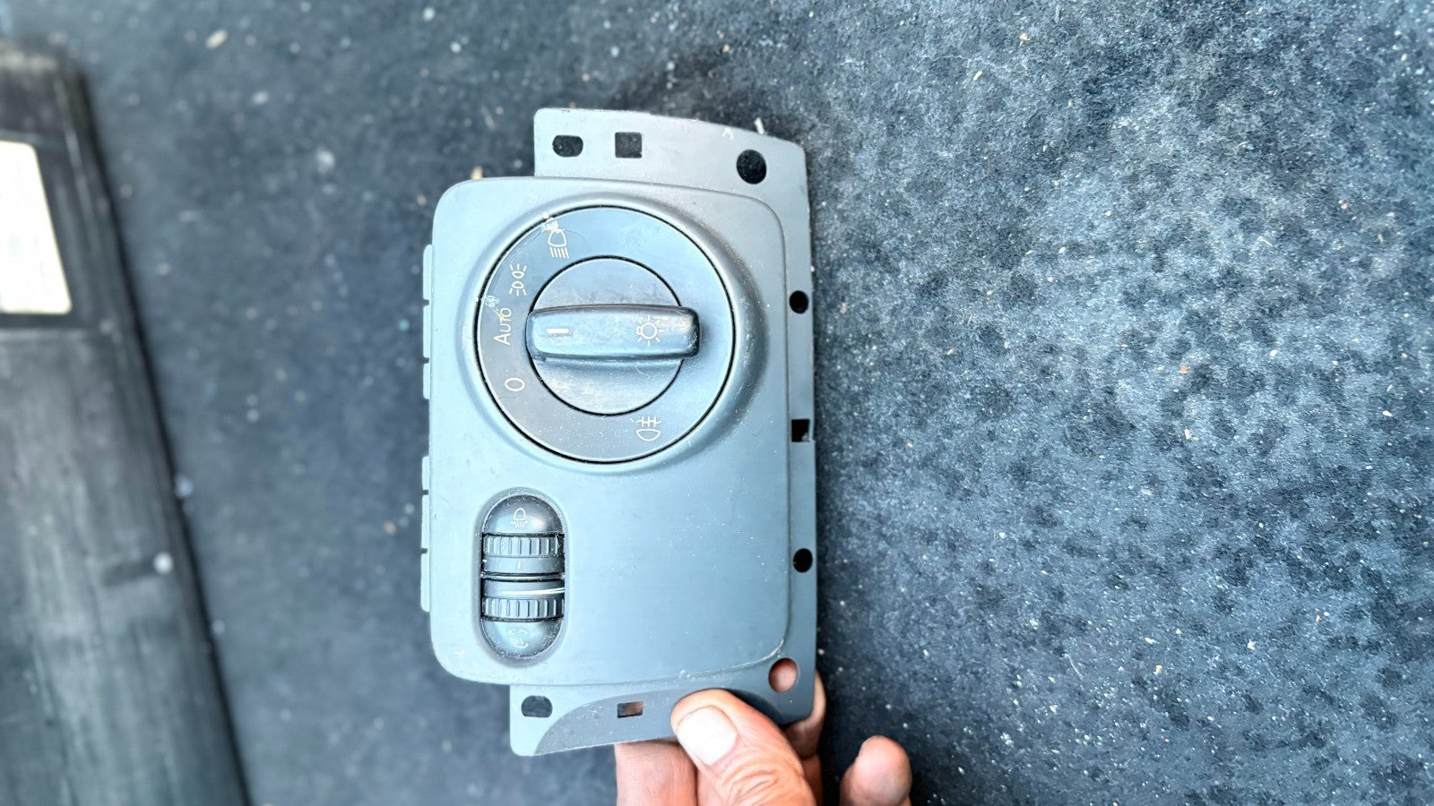 2008 VW Jetta Headlight Switch Control Panel 1K2858341 (1K2 858 341)