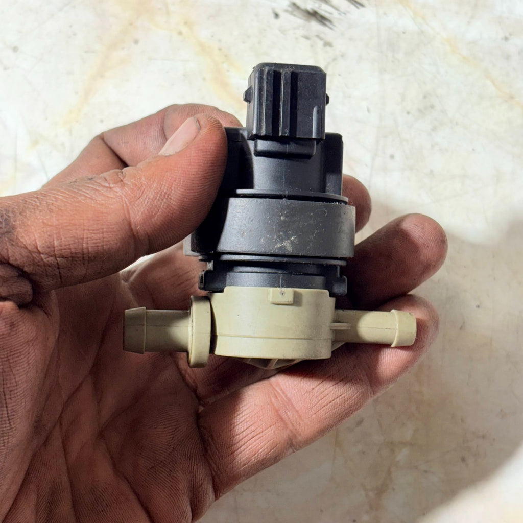 MERCEDES FUEL PETROLREGENERATION PURGE VALVE 0004701693 2000-2002