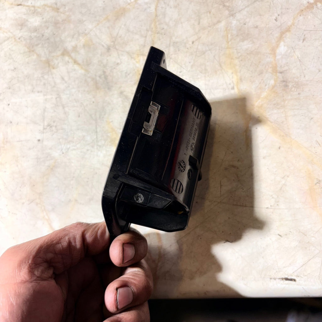 BMW ASHTRAY INSERT 22167210 2011