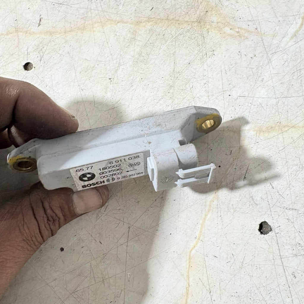 BMW X5 Series E46 E53 Airbag Side Impact Crash Sensor Bosch 6911038 NSF