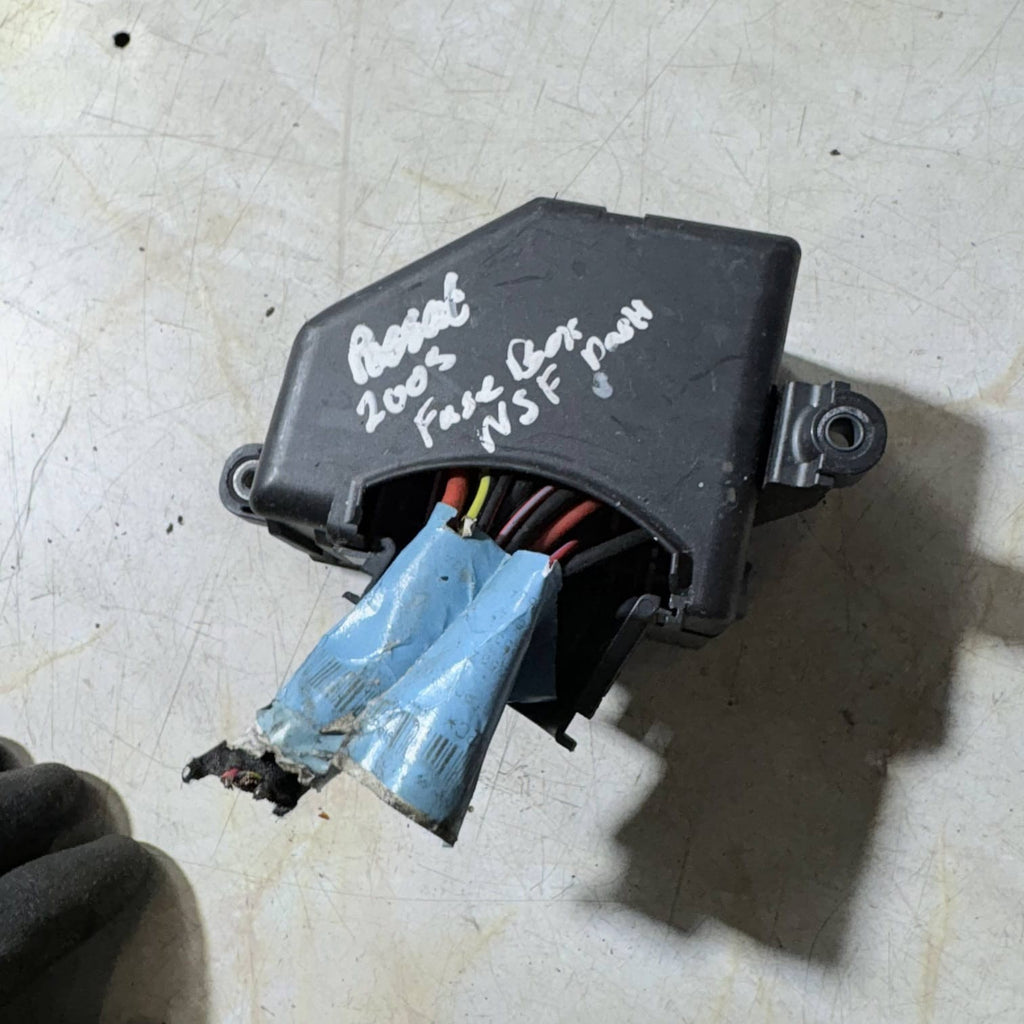 VW PASSAT B6 2005 1.9 DIESEL MANUAL FUSEBOX RELAY 3C2941823 NSF