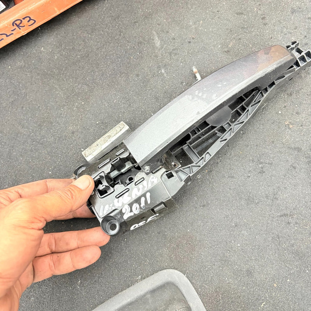 2011 VAXUHALL INSIGNIA DOOR HANDLE FRONT RIGHT SIDE OUTSIDE