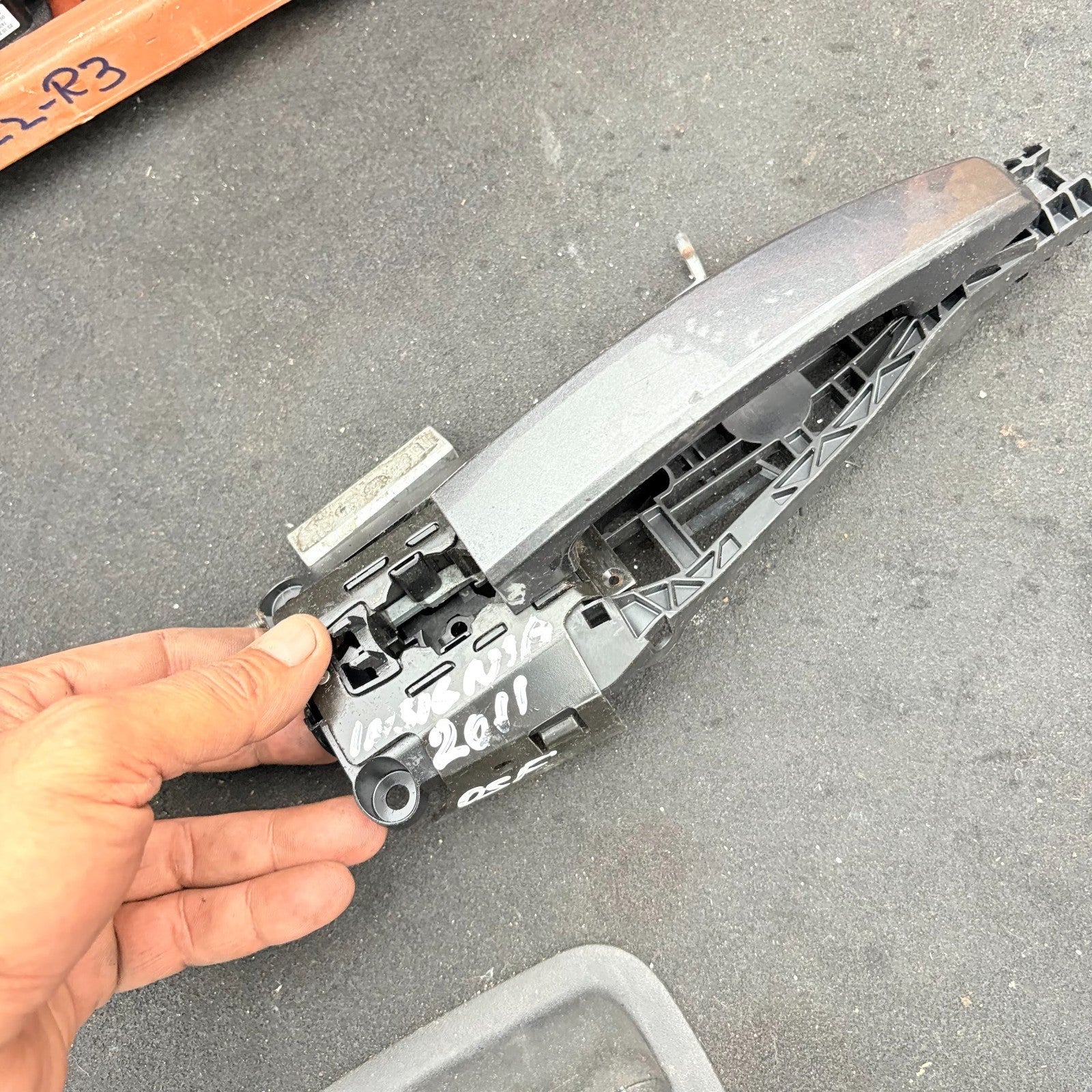 2011 VAXUHALL INSIGNIA DOOR HANDLE FRONT RIGHT SIDE OUTSIDE