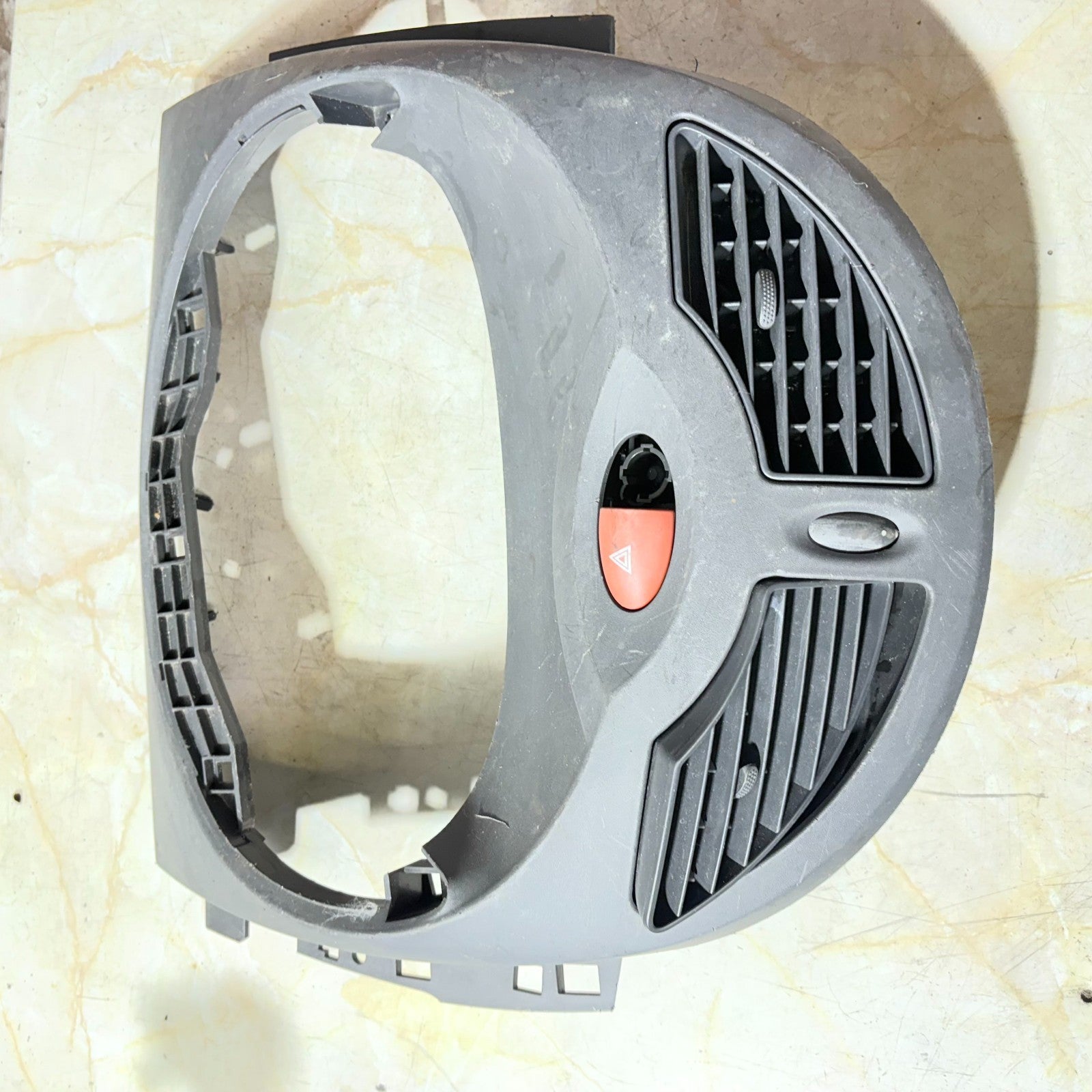 RENAULT TWINGO GT MK2 07-11 CENTRE DASH AIR VENT TRIM PANEL