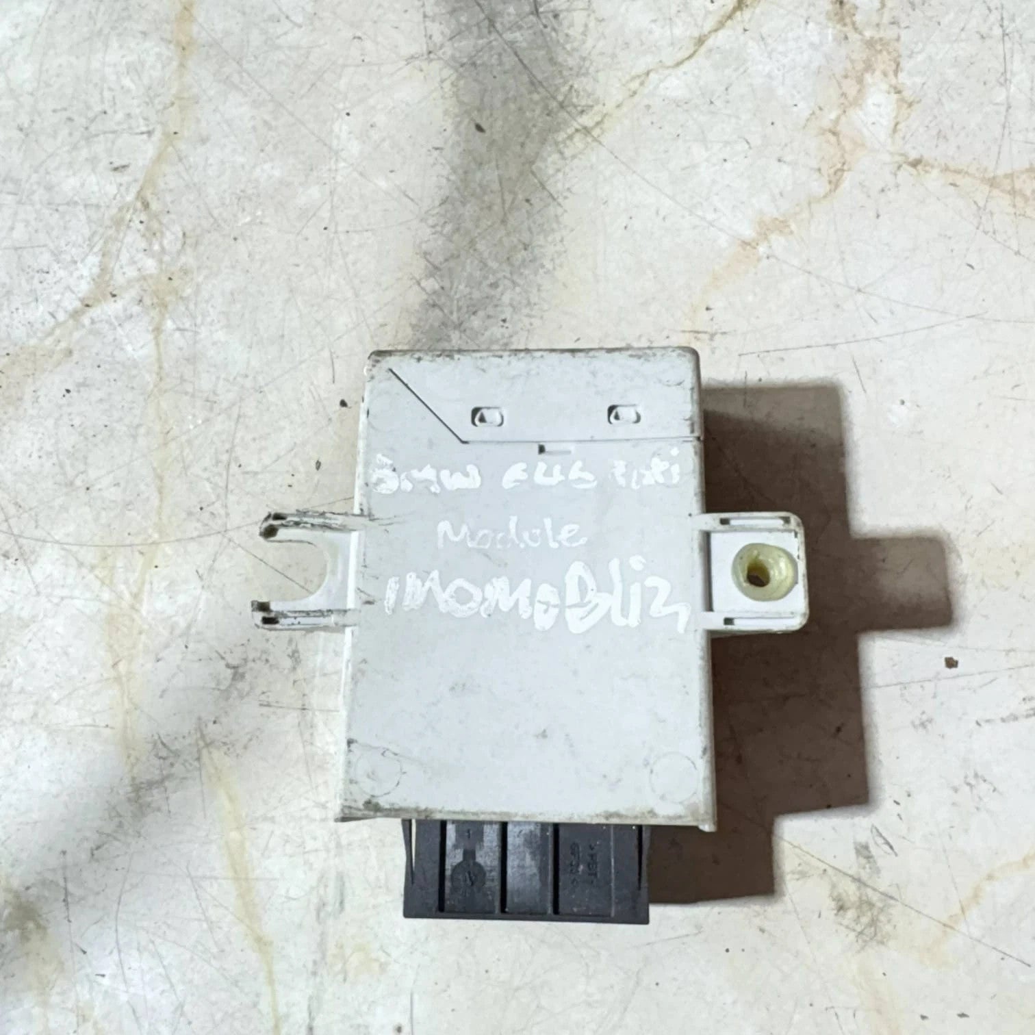 BMW 5 E39 520i Petrol Immobilizer control unit module 61354100187 05393241