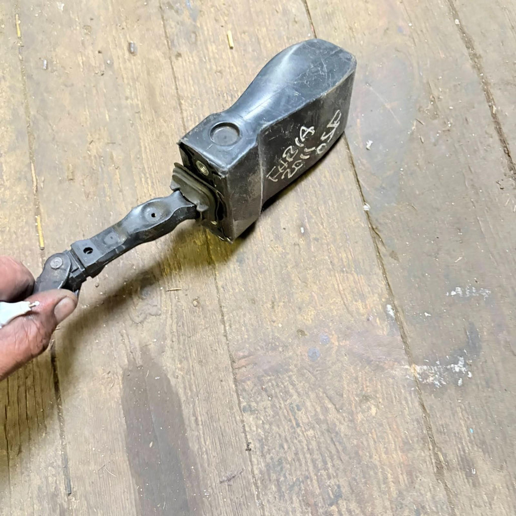 SKODA Fabia Mk2 Tdi 2011 DOOR CHECK STRAP DRIVER REAR RIGHT SIDE
