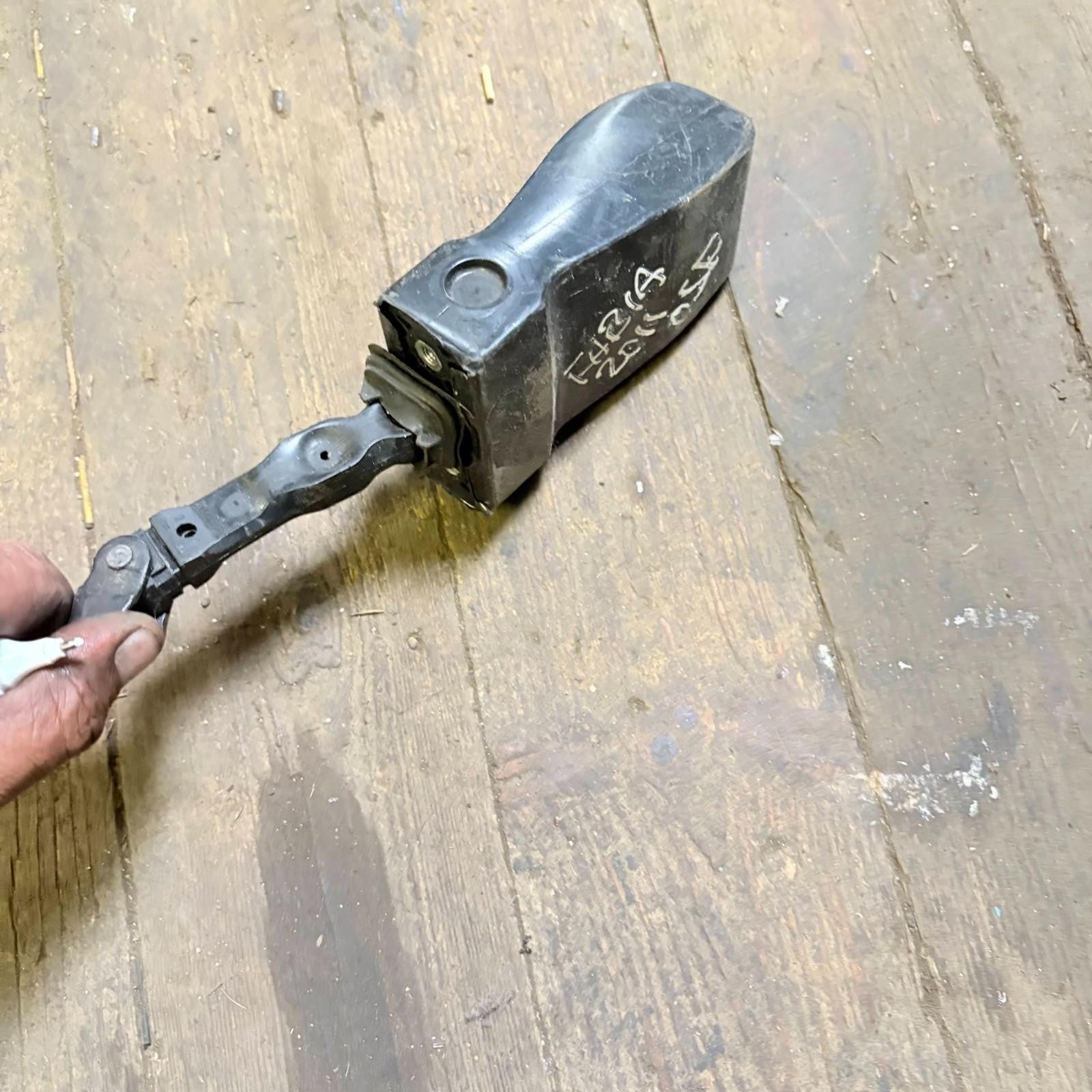 SKODA Fabia Mk2 Tdi 2011 DOOR CHECK STRAP DRIVER REAR RIGHT SIDE