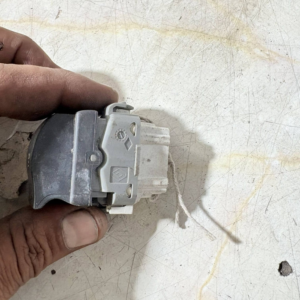 28082-02 Renault Scenic Mk2 Rear Electric Window Switch 6 Pin 28082-01